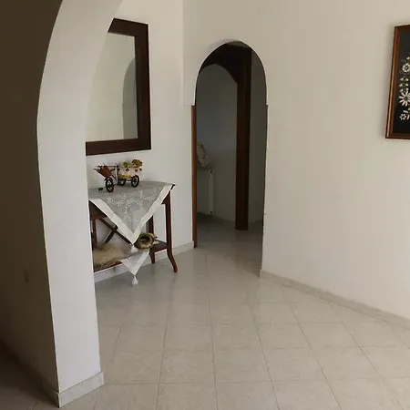 Nyaraló Village House