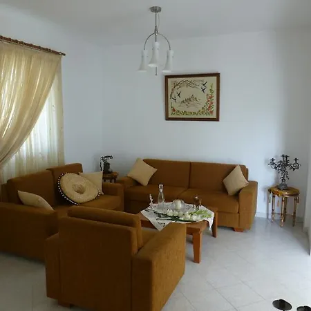 Village House Nyaraló *